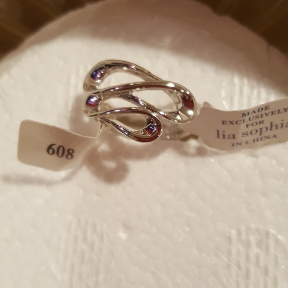 Lia Sophia Jewelry - Lia Sophia Ribbon Candy ring
